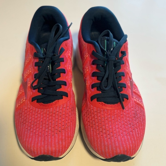 Womans size 8 mizuno wave running shoe - Picture 1 of 9